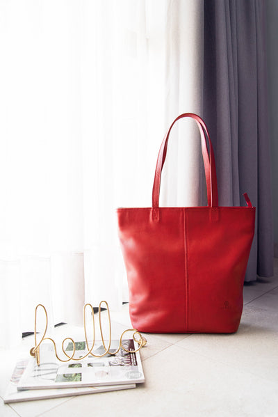 Bags - Elegant Shopper Tote In Rustic Red Leather