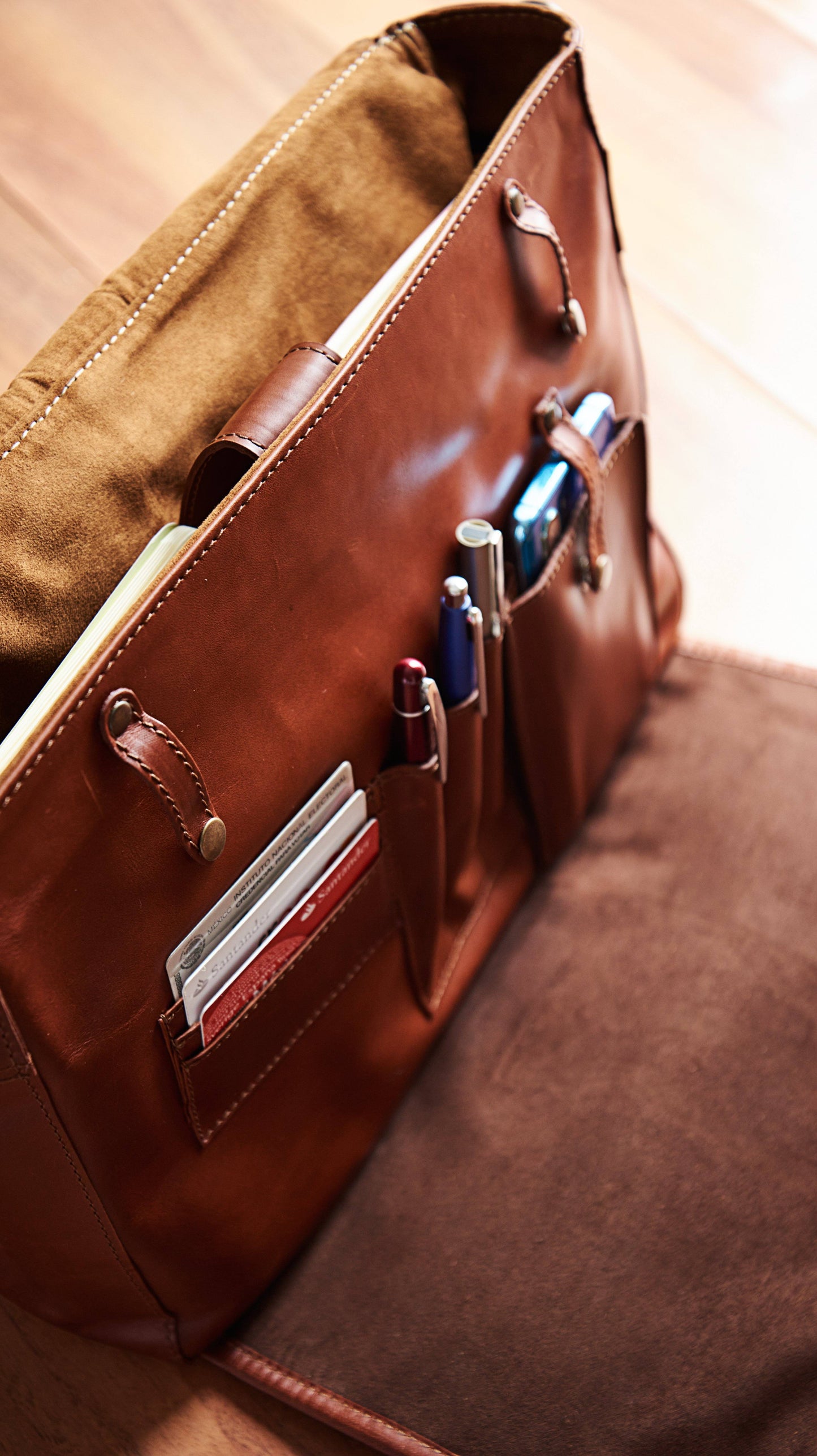 Briefcase - Wyoming PorTfolio Briefcase In Rustic Brown Leather