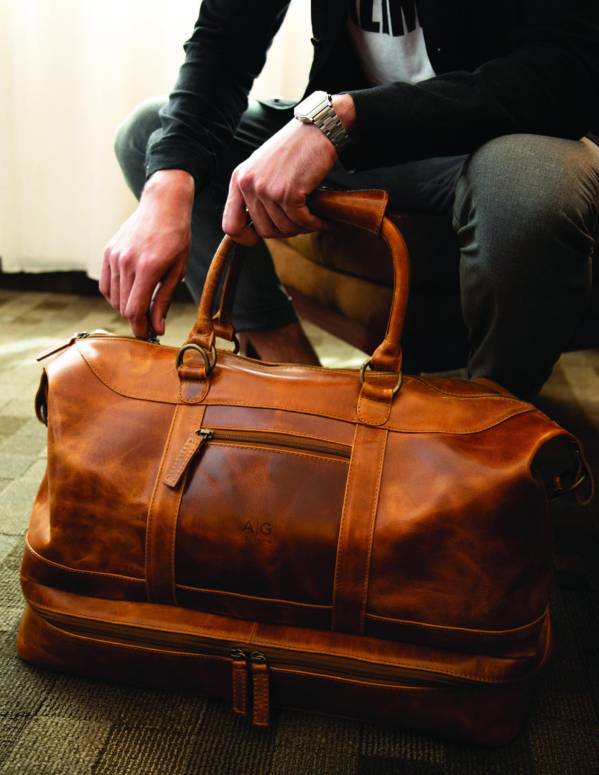 Cavalier III No. 98 | Vintage Chestnut Leather Duffle Bag | Ghurka